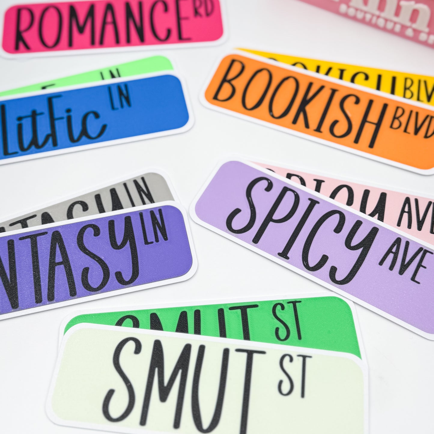 STREET SIGN BOOKMARKS – CUSTOMIZE YOUR READING ROUTE! 📚✨