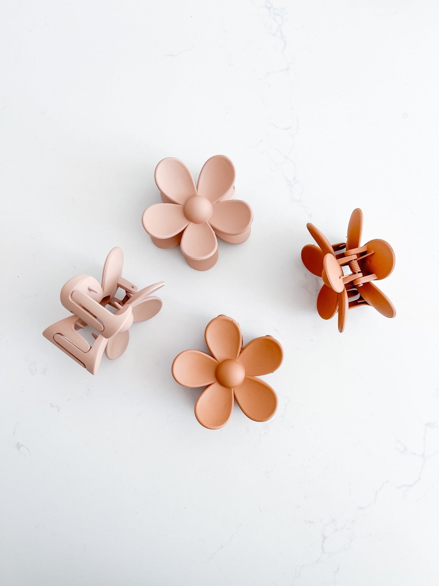 Neutral Daisy Clippies - Designs by Lauren Ann